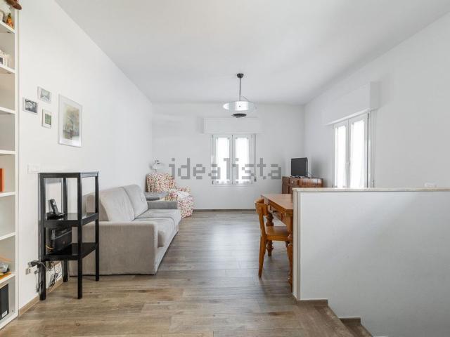 Villetta bifamiliare in vendita di 156 m² in Via G. Leopardi, 28
