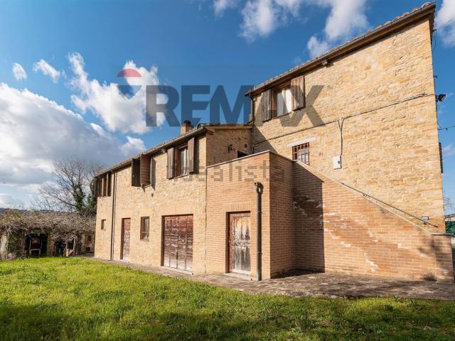 Villetta bifamiliare in vendita di 156 m² in Via Spescia, 18