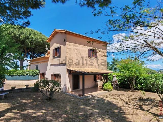 Villetta bifamiliare in vendita di 158 m² in Via Costa Caselle, 10