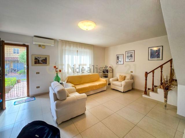 Villetta bifamiliare in vendita di 158 m² in Via Rosolino Pilo, 20