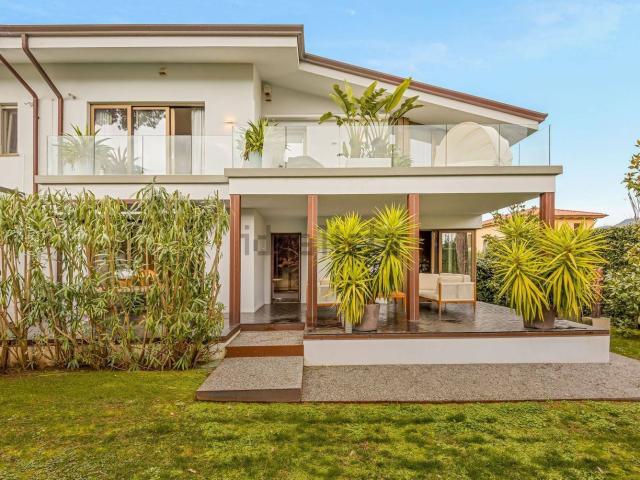 Villetta bifamiliare in vendita di 158 m² in Via Scassicarli, 5