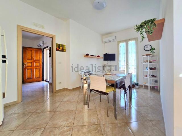 Villetta bifamiliare in vendita di 159 m² in Via Carlo Alberto dalla Chiesa, 52