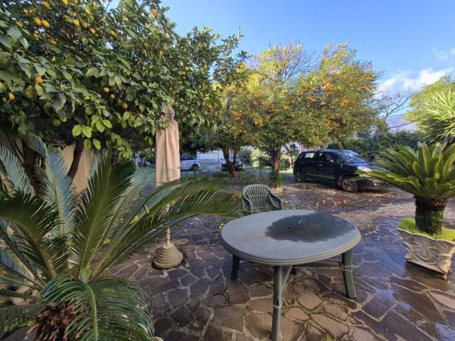 Villetta bifamiliare in vendita di 159 m² in Via Roma