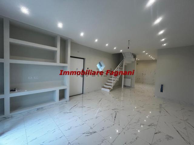 Villetta bifamiliare in vendita di 163 m² in Via Arcioni