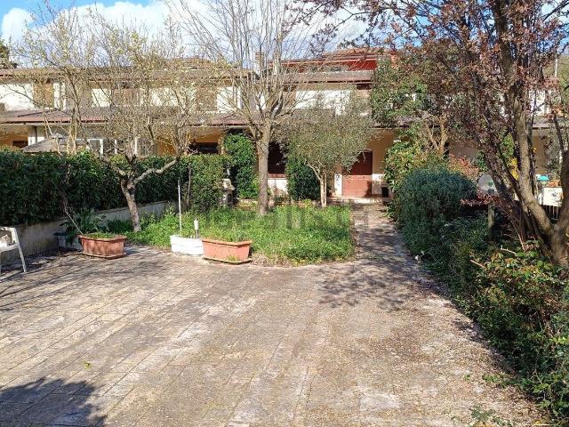 Villetta bifamiliare in vendita di 163 m² in Via Celleta