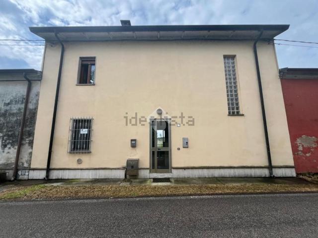 Villetta bifamiliare in vendita di 163 m² in Via Randaccio