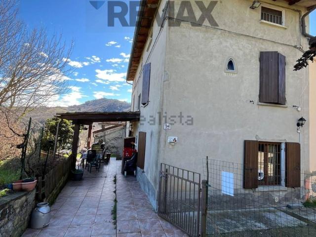 Villetta bifamiliare in vendita di 160 m² in Località case nuove, 94