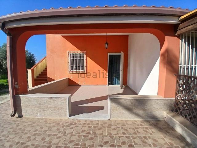 Villetta bifamiliare in vendita di 160 m² in Strada Regionale 14