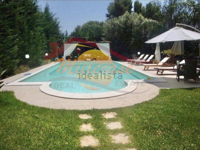 Villetta bifamiliare in vendita di 160 m² in Traversa Sinerchia