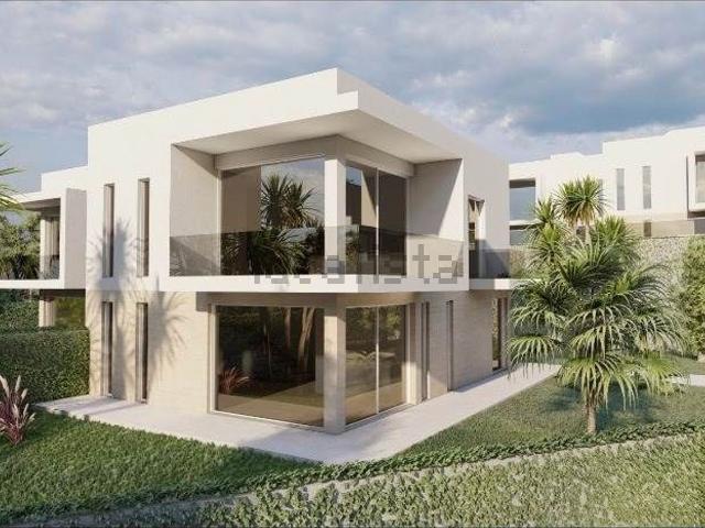 Villetta bifamiliare in vendita di 160 m² in Via valcorrente