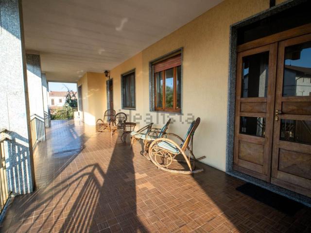 Villetta bifamiliare in vendita di 160 m² in Via Vercelli, 10