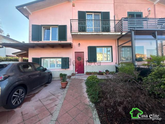 Villetta bifamiliare in vendita di 160 m² in Via Aspromonte, 4