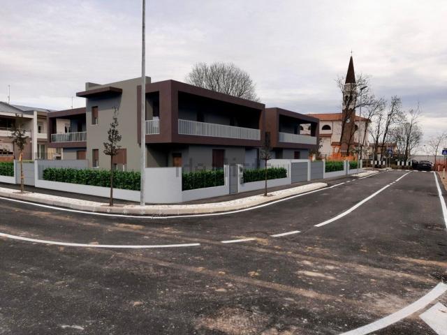 Villetta bifamiliare in vendita di 160 m² in Via Bertina