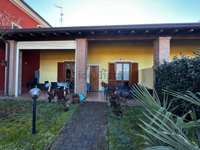 Villetta bifamiliare in vendita di 160 m² in Via Castello