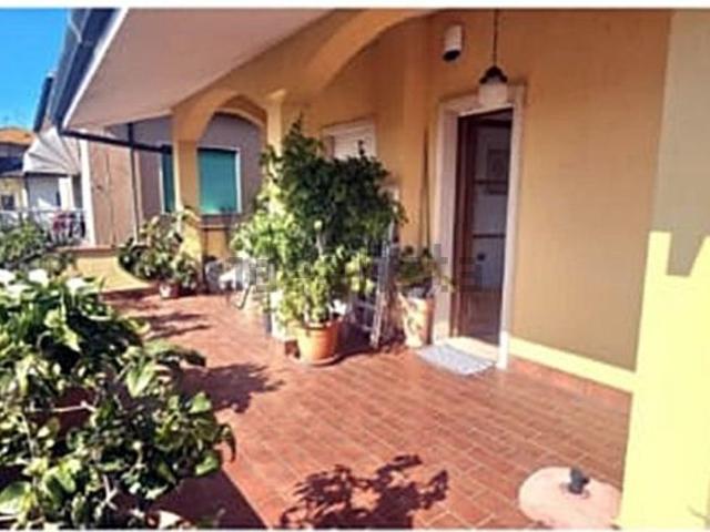 Villetta bifamiliare in vendita di 160 m² in Via Consorziale