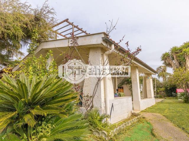 Villetta bifamiliare in vendita di 160 m² in Via dei Ciliegi