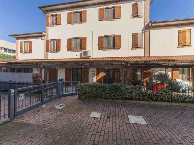 Villetta bifamiliare in vendita di 160 m² in Via del Borgo, 18