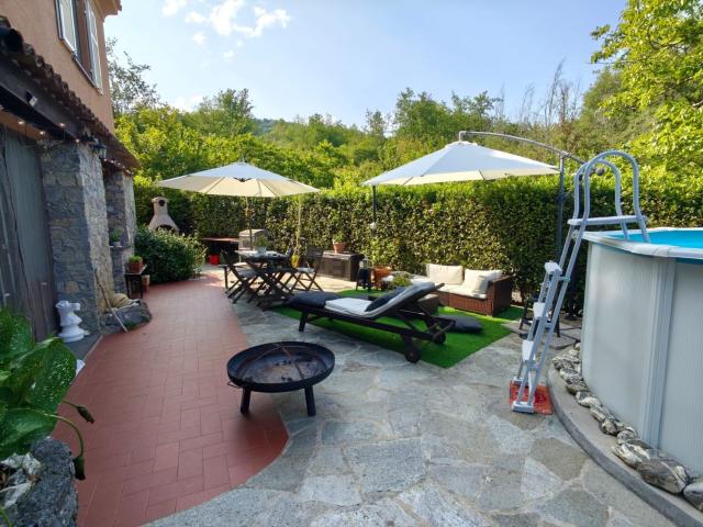 Villetta bifamiliare in vendita di 160 m² in Via del Lago