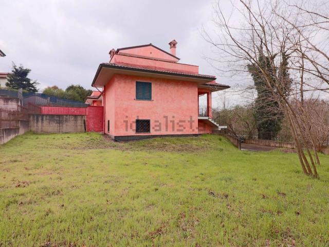 Villetta bifamiliare in vendita di 160 m² in Via del Mandorlo