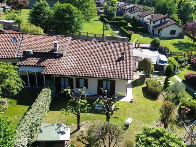 Villetta bifamiliare in vendita di 160 m² in Via della Vigna