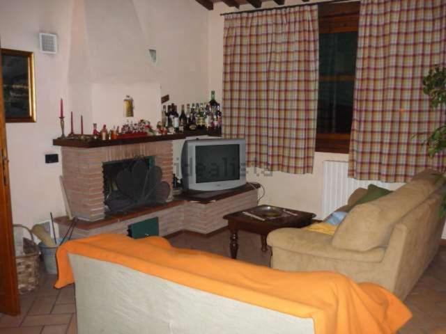 Villetta bifamiliare in vendita di 160 m² in Via delle Querce