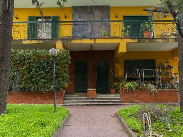 Villetta bifamiliare in vendita di 160 m² in Via Etnea, 570