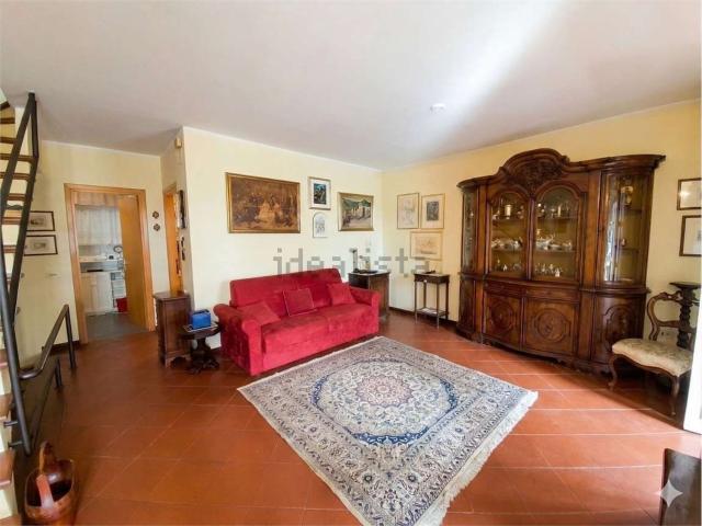 Villetta bifamiliare in vendita di 160 m² in Via Etrusca, 56