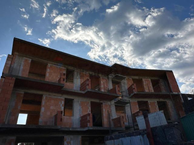 Villetta bifamiliare in vendita di 160 m² in Via Finaita, 20
