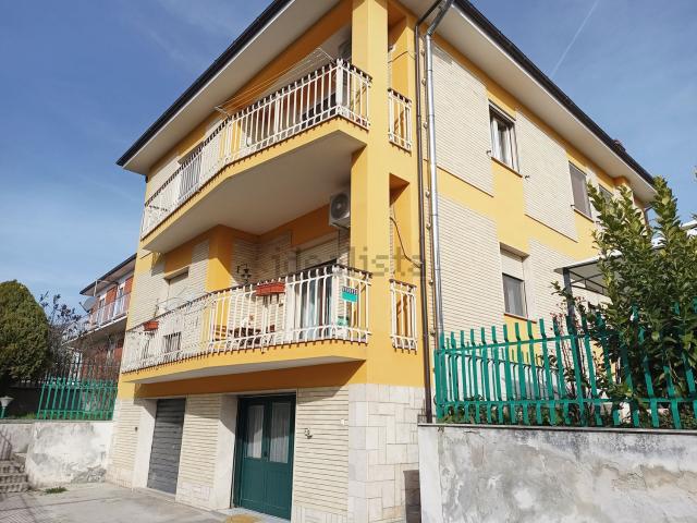 Villetta bifamiliare in vendita di 160 m² in Via Galileo Galilei, 91