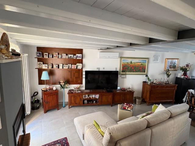 Villetta bifamiliare in vendita di 160 m² in Via Girolamo Savonarola, 3
