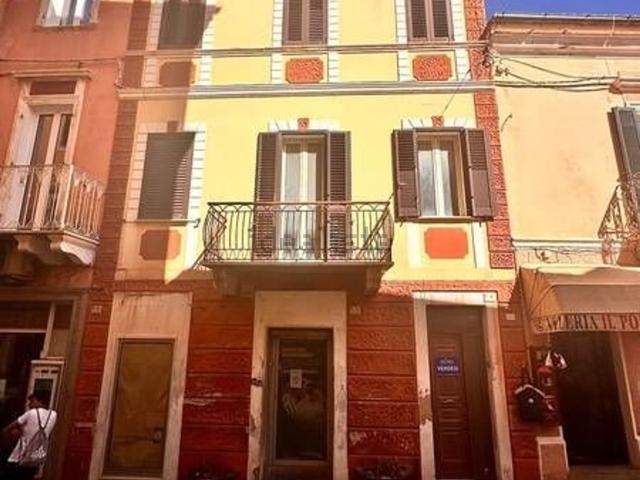 Villetta bifamiliare in vendita di 160 m² in Via Giuseppe Garibaldi, 9
