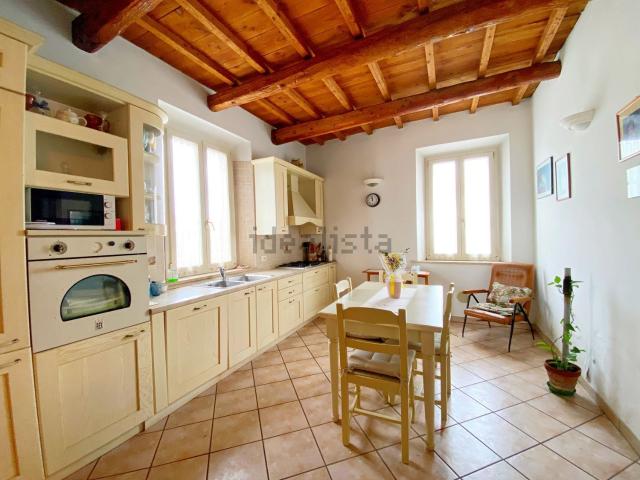 Villetta bifamiliare in vendita di 160 m² in Via I Maggio, 173