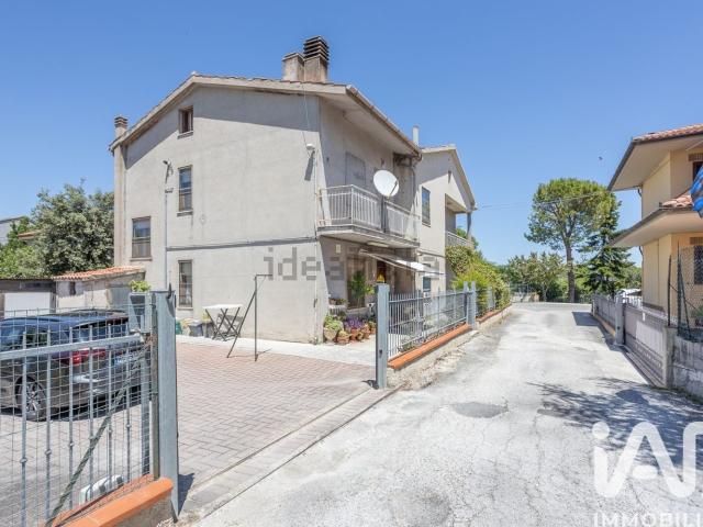 Villetta bifamiliare in vendita di 160 m² in Via Imbrecciata, 76