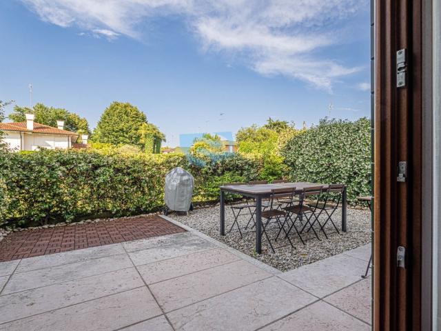 Villetta bifamiliare in vendita di 160 m² in Via L. Stefanini