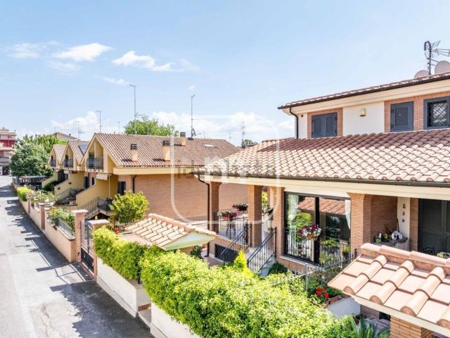 Villetta bifamiliare in vendita di 160 m² in Via Lentella