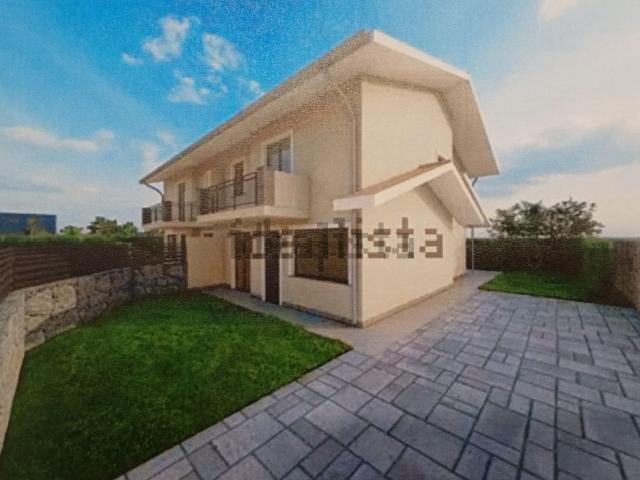 Villetta bifamiliare in vendita di 160 m² in Via Loreto