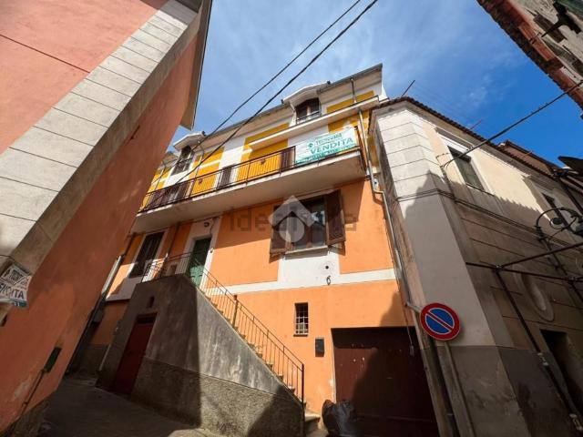 Villetta bifamiliare in vendita di 160 m² in Via Medici Collegiali, 4