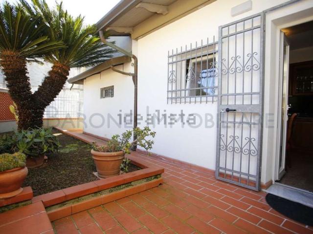 Villetta bifamiliare in vendita di 160 m² in Via Molina