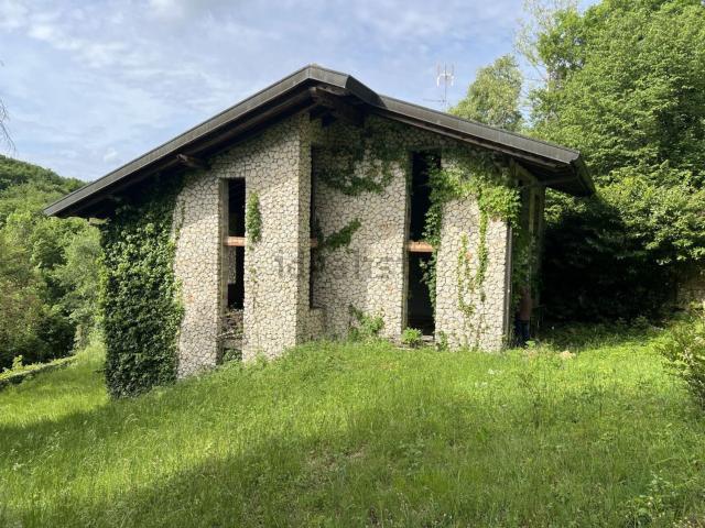 Villetta bifamiliare in vendita di 160 m² in Via Nogare Montecchio