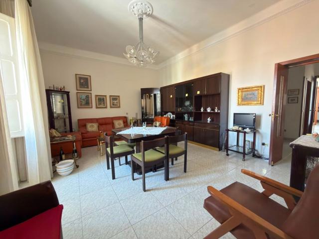 Villetta bifamiliare in vendita di 160 m² in Via O. Ducas, 39