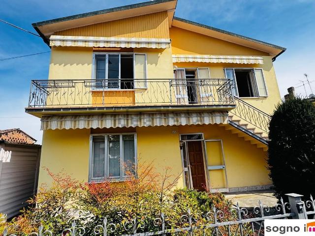 Villetta bifamiliare in vendita di 160 m² in Via Pierdomenico Frattini, 43