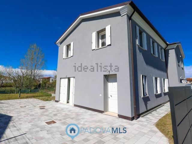Villetta bifamiliare in vendita di 160 m² in Via Podrecca, 29