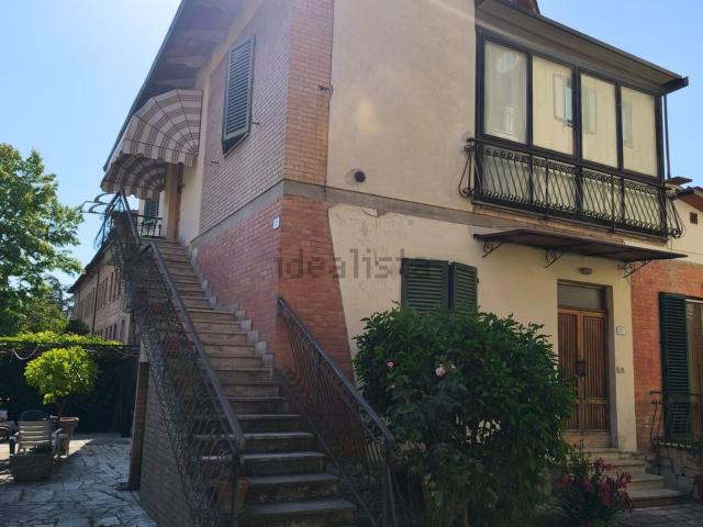 Villetta bifamiliare in vendita di 160 m² in Via Romana