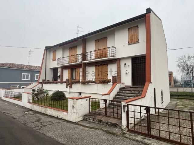 Villetta bifamiliare in vendita di 160 m² in Via Rondona, 89