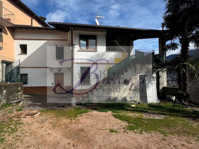 Villetta bifamiliare in vendita di 160 m² in Via Sant&apos Antonio