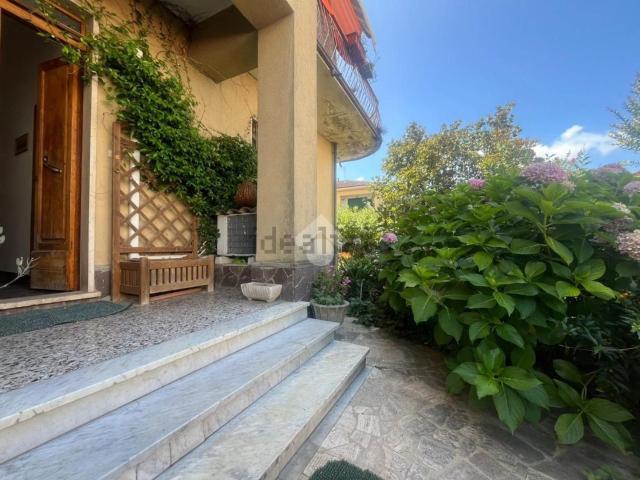 Villetta bifamiliare in vendita di 160 m² in Via San Bartolomeo, 11