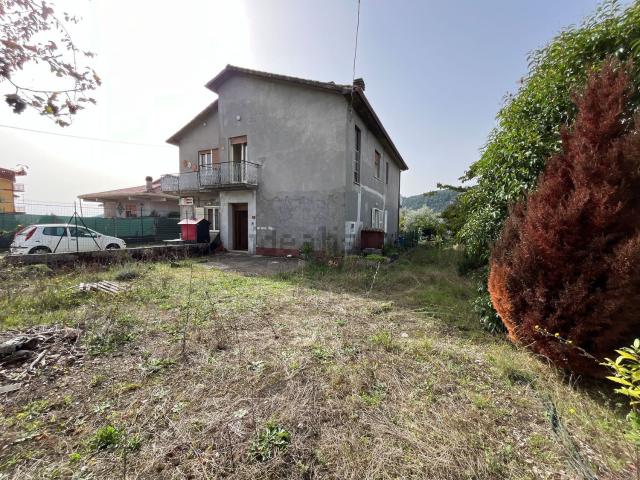Villetta bifamiliare in vendita di 160 m² in Via San Francesco di Fuori, 41