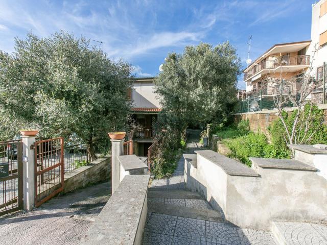 Villetta bifamiliare in vendita di 160 m² in Via San Martino