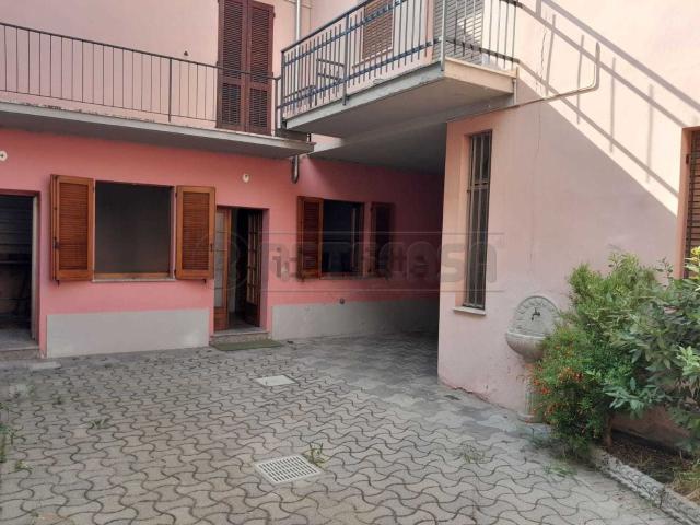 Villetta bifamiliare in vendita di 160 m² in Viale Europa