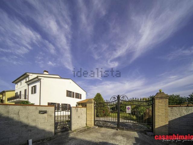 Villetta bifamiliare in vendita di 160 m²